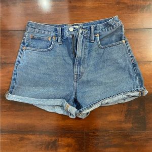 Madewell “The Mom Jean Short”